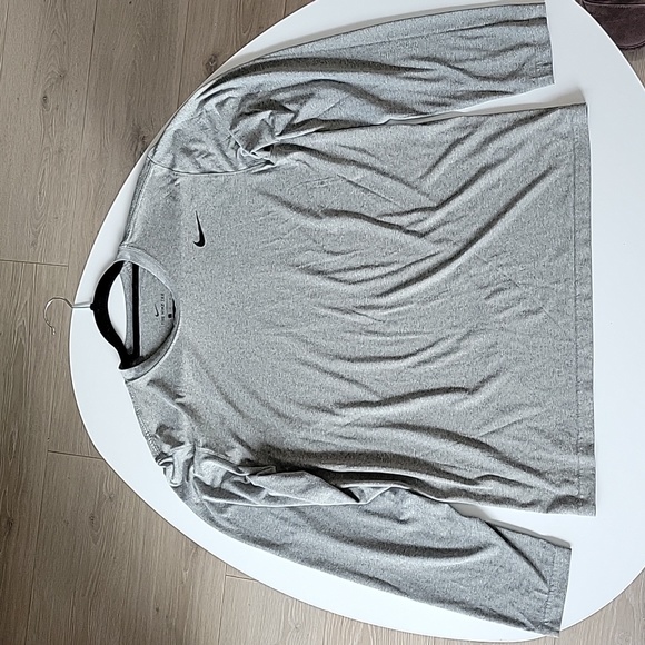 Nike Long Sleeve - Picture 1 of 3